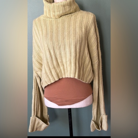 New women’s green Sz L cowl neck knit crop casual long sleeves oversized sweater - Picture 3 of 11